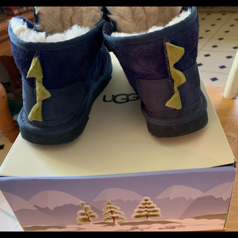 Ugg dinosaur boots for boy